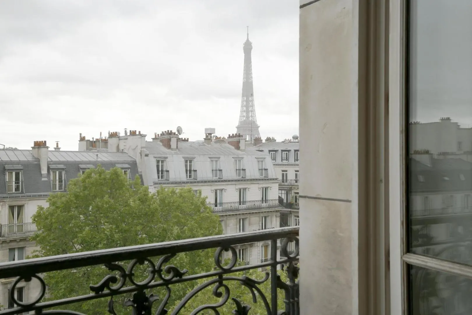 Spacious With 3 Bedrooms - Tour Eiffel * 파리